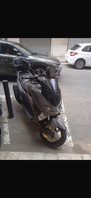 Yamaha NMAX 125 2020 Gris - 16.000 km