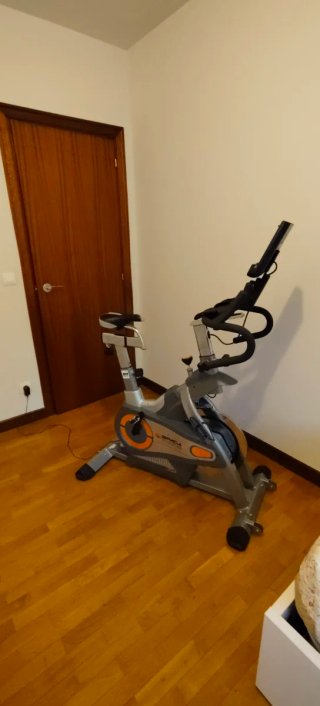 Bicicleta Indoor BH iSPADA2 Racing Bluetooth