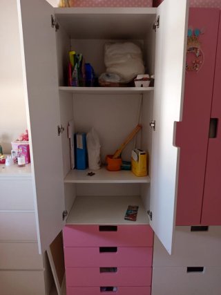 Armario infantil modular rosa y blanco Ikea