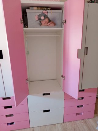 Armario infantil modular rosa y blanco Ikea
