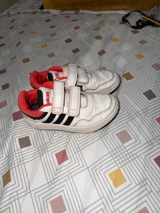 Zapatillas Adidas Unisex Blancas y Rojas