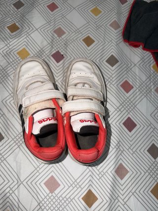 Zapatillas Adidas Unisex Blancas y Rojas