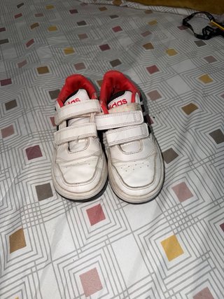 Zapatillas Adidas Unisex Blancas y Rojas