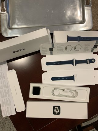 Apple Watch SE 44 mm GPS + Cellular