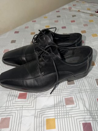 Zapatos clásicos negros de vestir