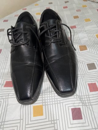 Zapatos clásicos negros de vestir