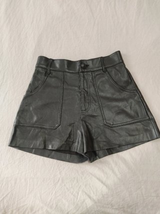 Shorts de cuero Zara negros