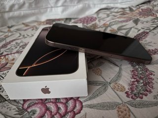 iPhone 16 Pro Max Dorado