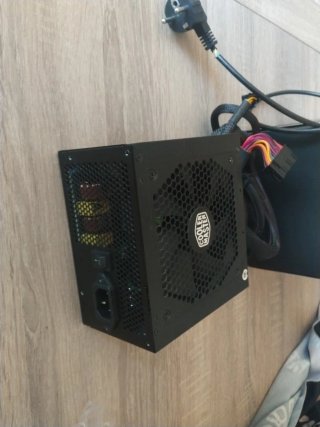 Fuente de poder Cooler Master G750M
