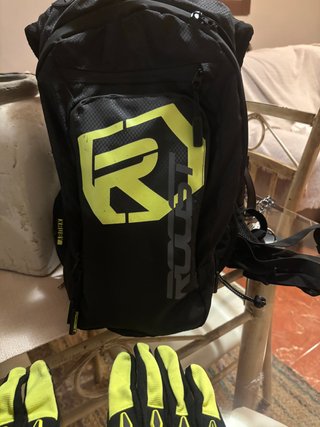 Pack enduro/Motocross Givi y Alpinestars reestreno
