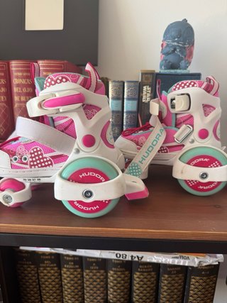 Patines infantiles rosas y blancos