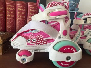 Patines infantiles rosas y blancos