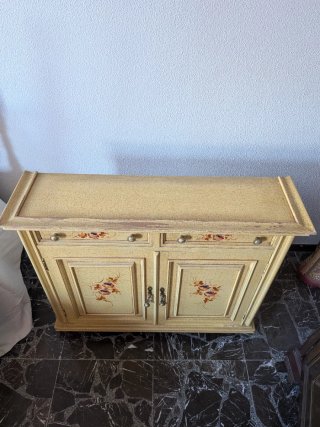 Taquillón antiguo de madera pintado
