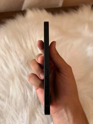 iPhone 16e