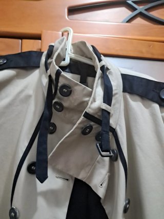 Gabardina Beige y Negra Mujer