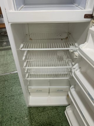 Nevera blanca marca EMWELL