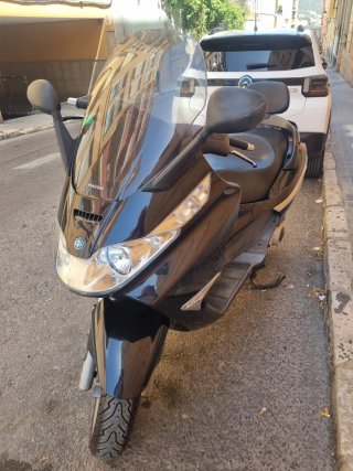 Piaggio X8 250 i.e. Negra
