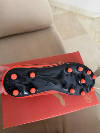 Botas de fútbol Puma Negras y Naranja Talla 34
