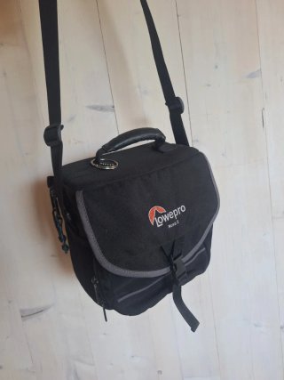 Lowepro Nova 2 AW – Bolsa para cámara