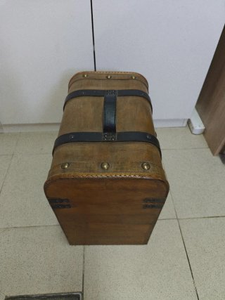 Caja de madera decorativa