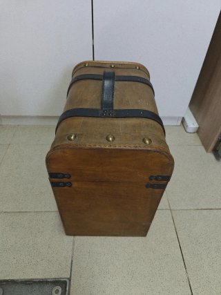 Caja de madera decorativa