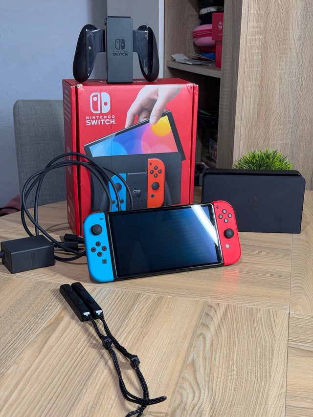 ¡Muy Buen Estado! Nintendo Switch OLED Completa