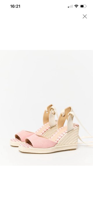 Zapatillas de esparto con cuña y lazo