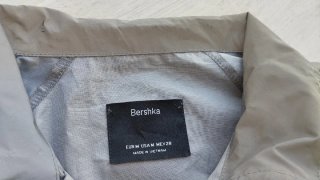 Chaqueta cortavientos reflectante bershka