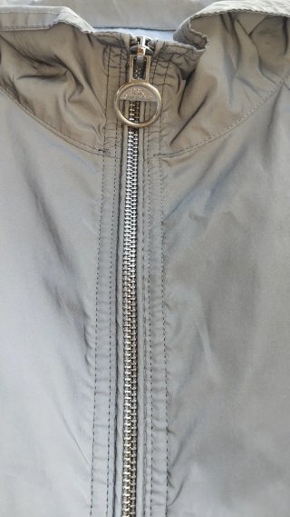 Chaqueta cortavientos reflectante bershka