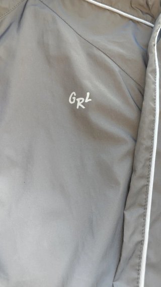 Chaqueta cortavientos reflectante bershka