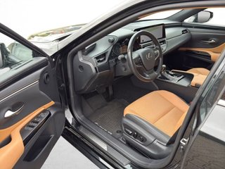 Lexus ES 2025