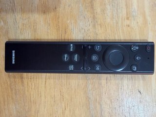 TV Samsung 4K QLED 65’ QE65Q60BAU + mando + caja