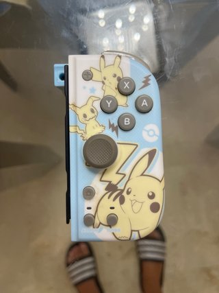 Mandos Nintendo Switch Pikachu