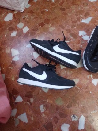 Zapatillas Nike y Skechers Talla 36