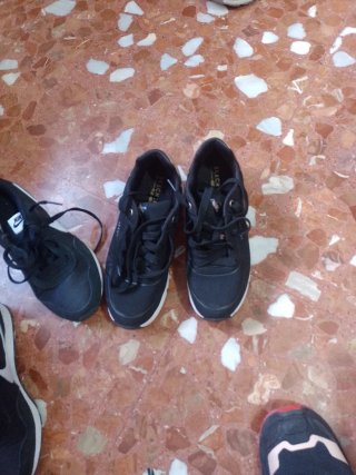 Zapatillas Nike y Skechers Talla 36