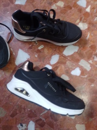 Zapatillas Nike y Skechers Talla 36