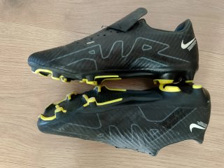 Botas de fútbol Nike Talla 40.5