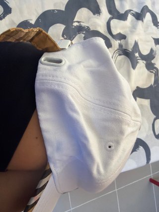 Gorra Burberry Blanca y Beige