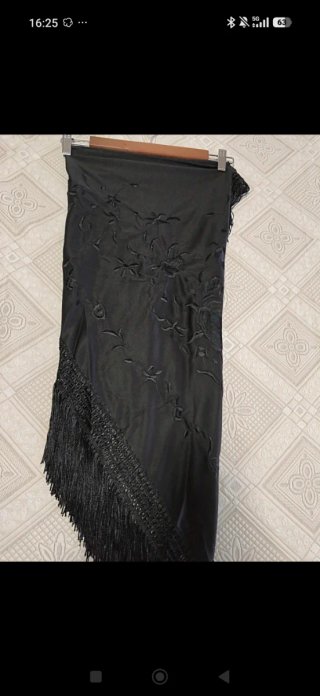 Manton Flamenco Negro con Flecos