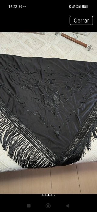 Manton Flamenco Negro con Flecos