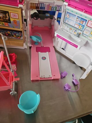 Ambulancia de juguete Barbie