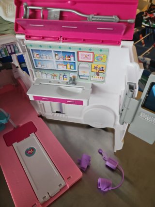 Ambulancia de juguete Barbie