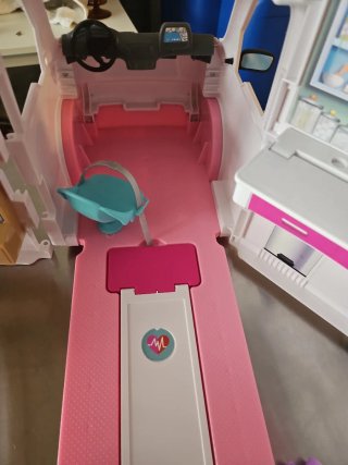 Ambulancia de juguete Barbie
