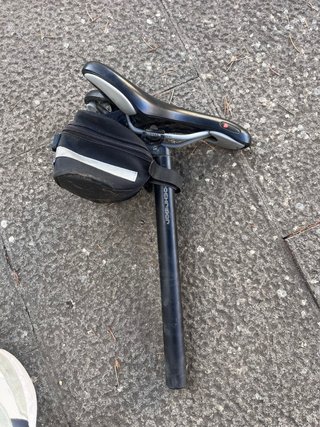 Sillía de bicicleta negro