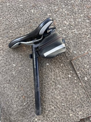 Sillía de bicicleta negro