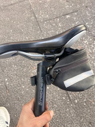 Sillía de bicicleta negro