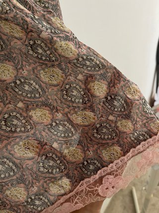 Camisón de encaje estampado