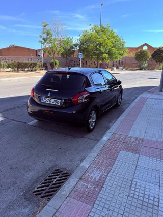 Alquiler de Peugeot 208 por Meses / Semanas / Dias