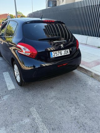 Alquiler de Peugeot 208 por Meses / Semanas / Dias