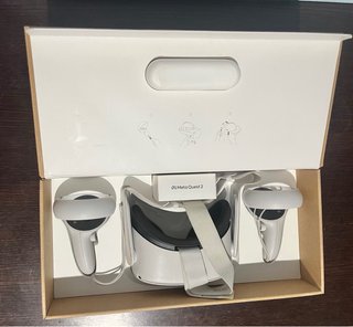 Meta Quest 2 VR visore e controller